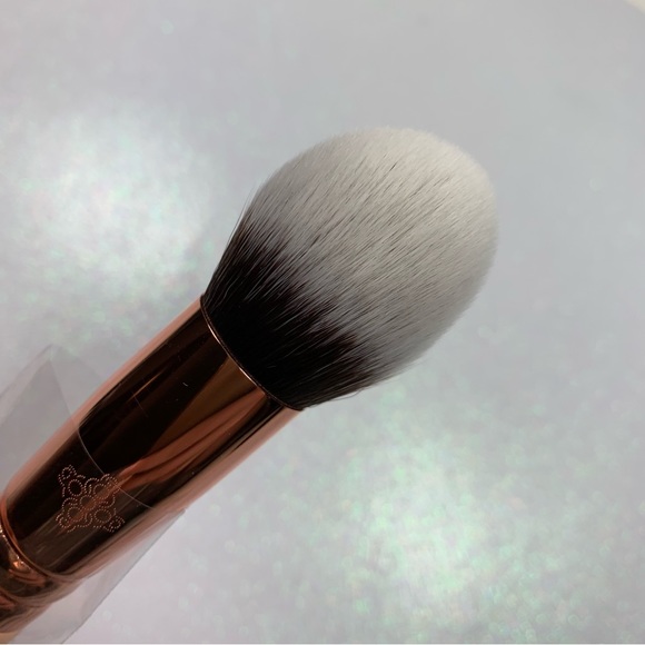 Zoeva 135 Petit Face Definer Brush - Picture 2 of 7